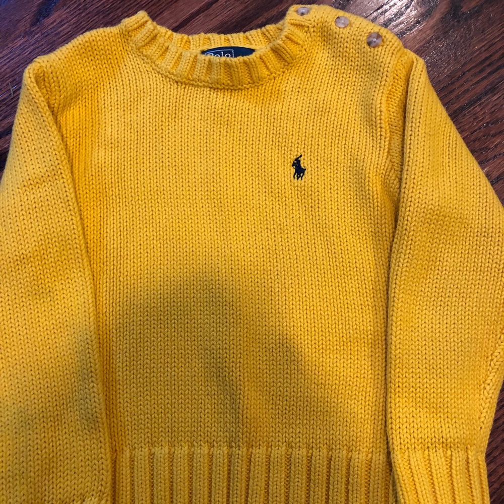 Beautiful knit Ralph Lauren sweater size 5 boys.